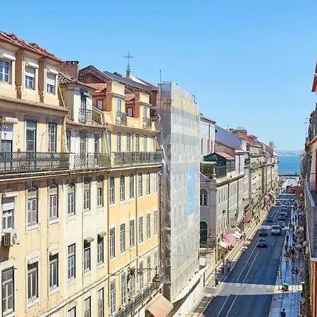 Apartment With 3 Bedrooms In Lisboa With Wonderful City View Balcony And Wifi Apartamento
