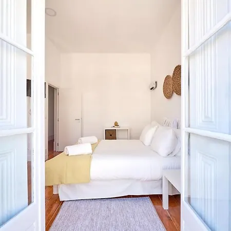 דירה Apartment With 3 Bedrooms In Lisboa With Wonderful City View Balcony And Wifi *