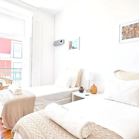 Apartment With 3 Bedrooms In Lisboa With Wonderful City View Balcony And Wifi דירה