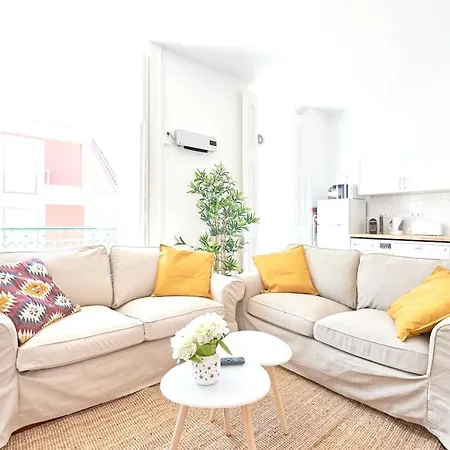 Lägenhet Apartment With 3 Bedrooms In Lisboa With Wonderful City View Balcony And Wifi Lisboa
